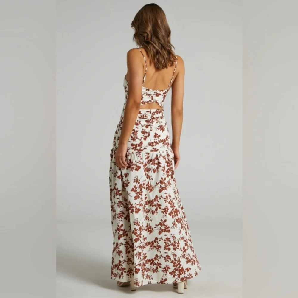 Showpo Cream and Brown Floral Dress‎ - Picture 2 of 6